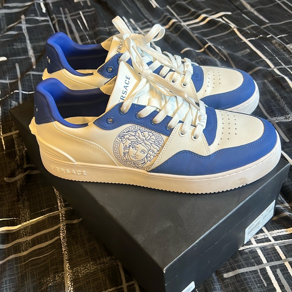 Like new Versace Sneaker Shoes Navy White 44 Or 11 Mens
